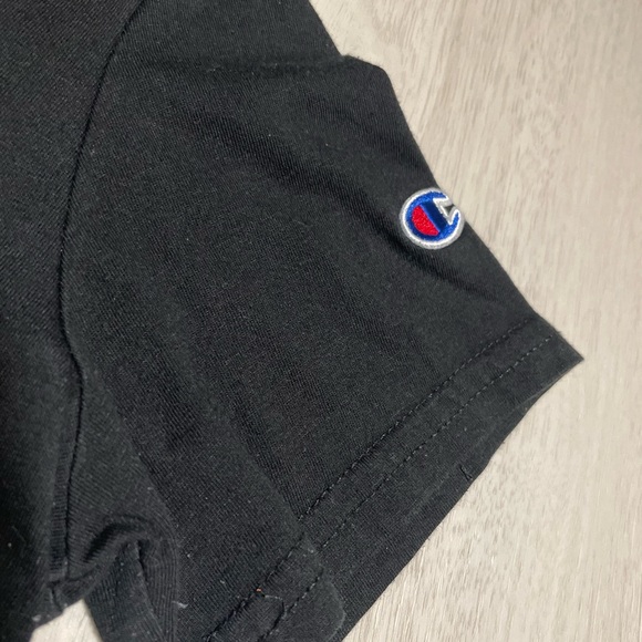 Black champion shirt - Picture 3 of 5
